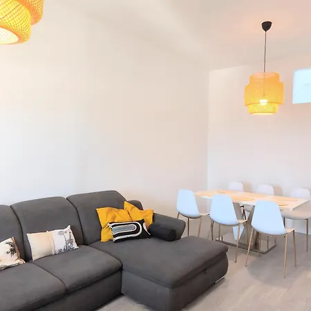 Urban Ocean Lookout Holiday home